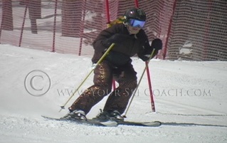 woman ski racing